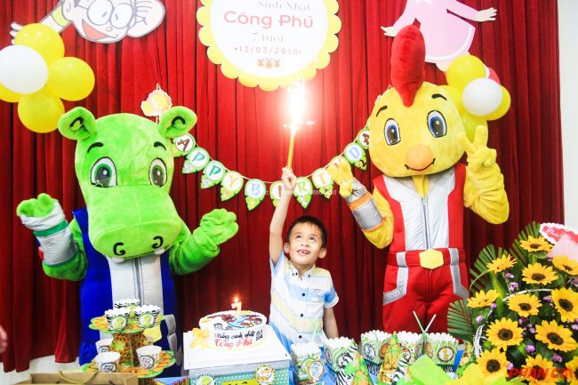 Khu vui chơi Tuấn Việt Kidz – Quảng Bình thường xuyên tổ chức các bữa tiệc sinh nhật cho các bé.