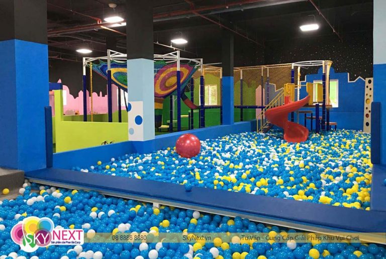 Hồ bóng khổng lồ bơi cực thích luôn nè!