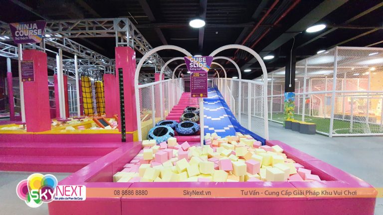 Góc trượt phao khu vận động Trampoline C'Game Huế