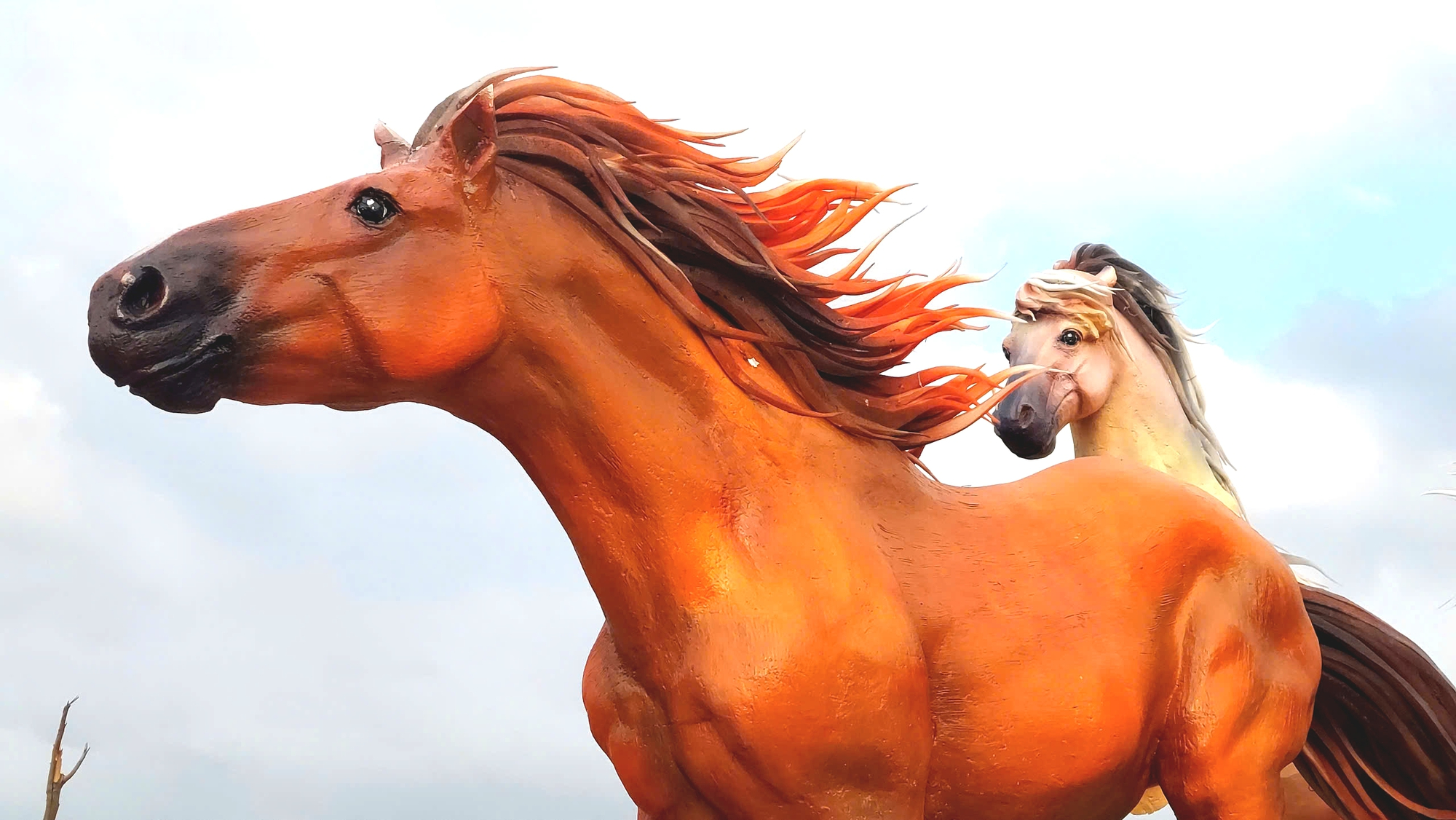 Mô hình linh vật giá rẻ